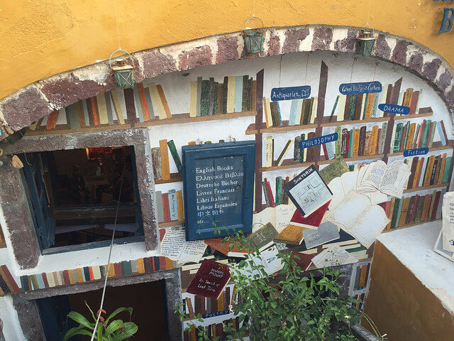 Atlantis Books en Oia
