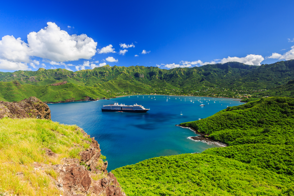 Bahía Taioahe en el archipiélago de las Marquesas