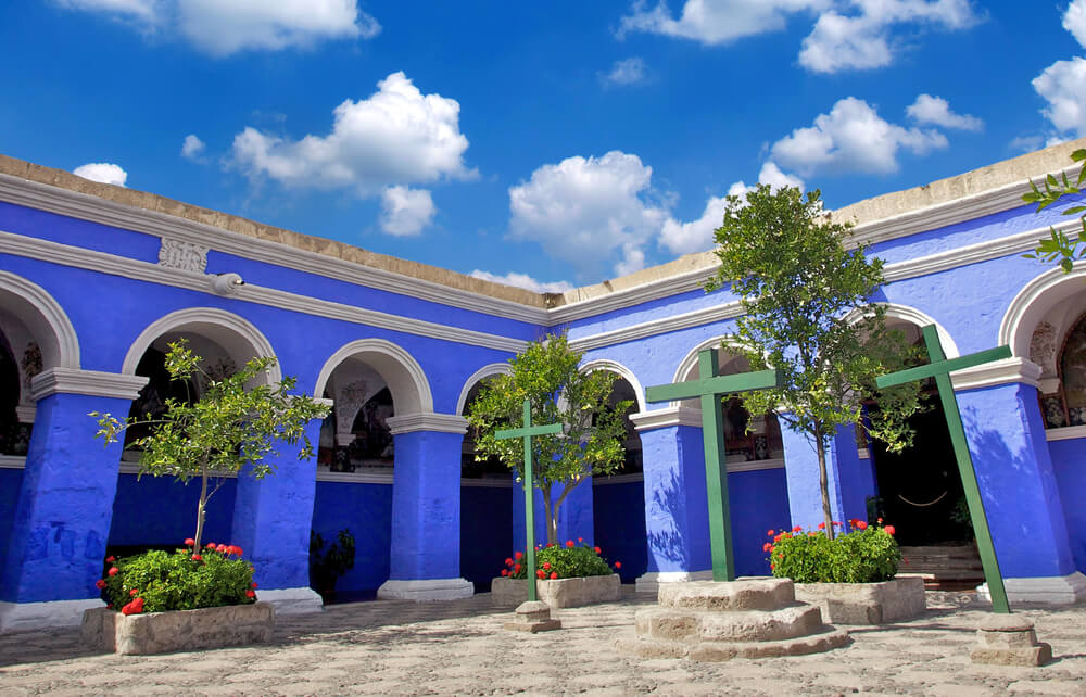 Vista del claustro de los Naranjos
