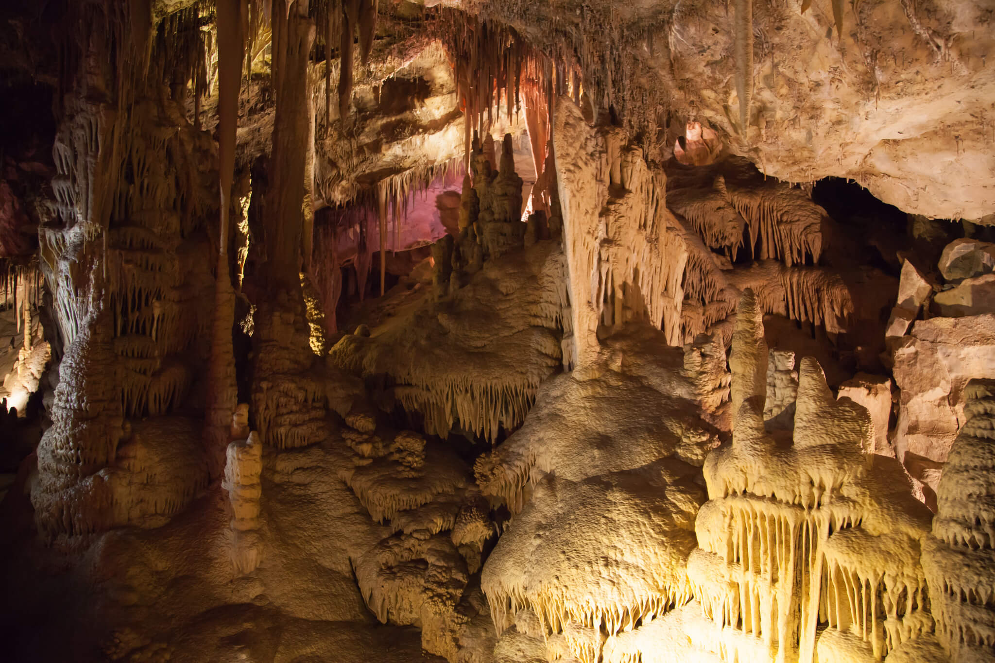 Interior de la cueva Lehman