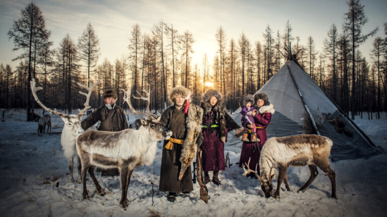 Los tsaatan de Mongolia, una tribu de pastores de renos