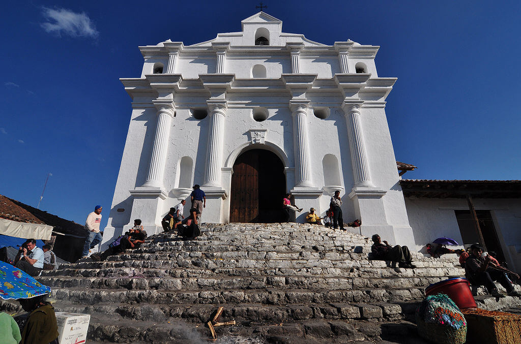 Iglesia de Santo Tomás en Chichicastenango