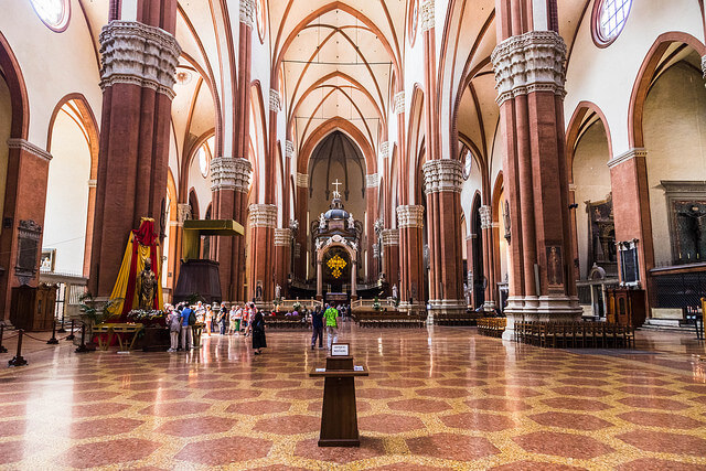 Interior de la Basílica de San Petronio