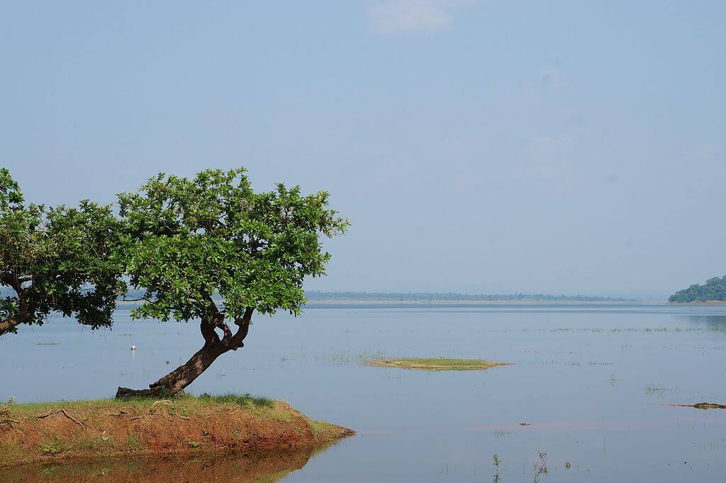 Vista del lago Pakhal