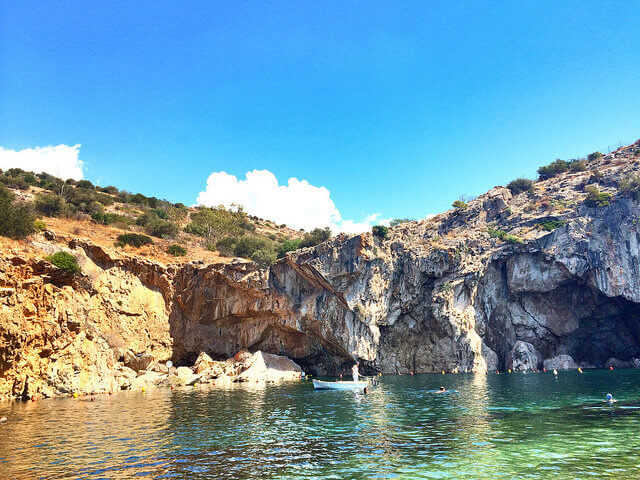 Aguas del lago Vouliagmeni