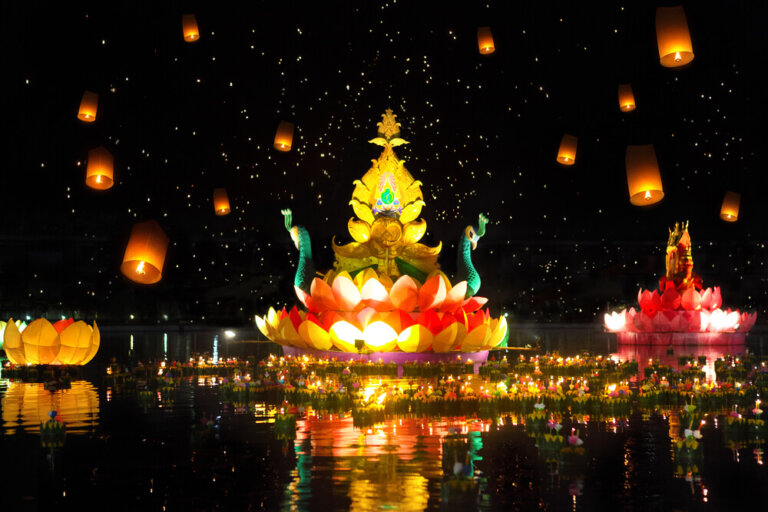 Loy Krathong y Yi Peng: festivales de luces en Chiang Mai