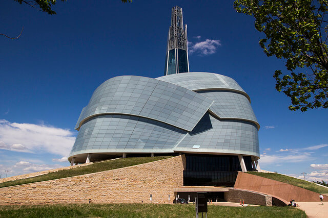 Exterior del Museo Canadiense de los Derecho Humanos