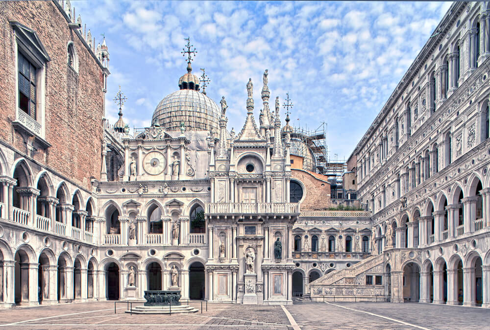 Patio del Palacio Ducal de Venecia