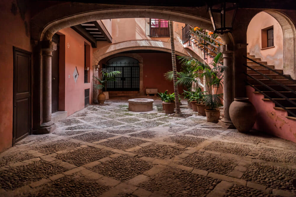Patio típico en Palma