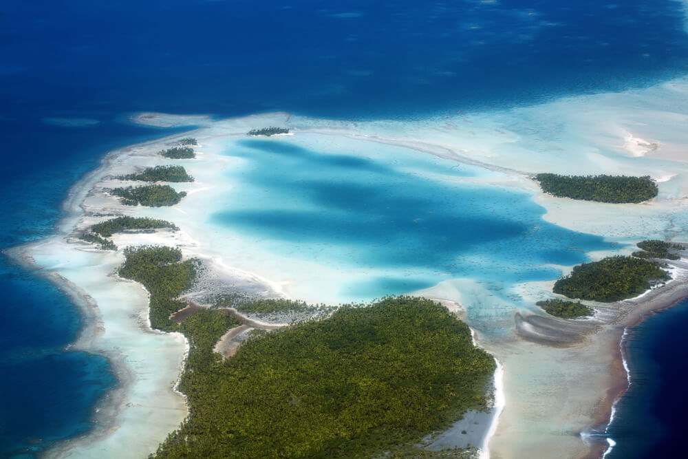 Vista aérea de Rangiroa en la Polinesia Francesa