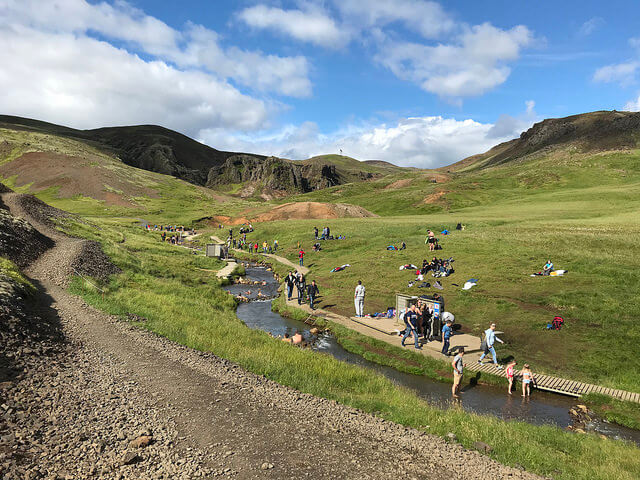 Reykjadalur, uno de los lugares de aguas termales en Islandia
