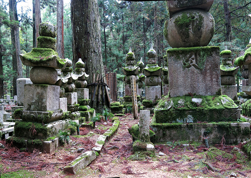 Interior del cementerio