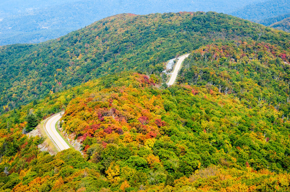 Blue Ridge Parkway en las montañas Shenadonah