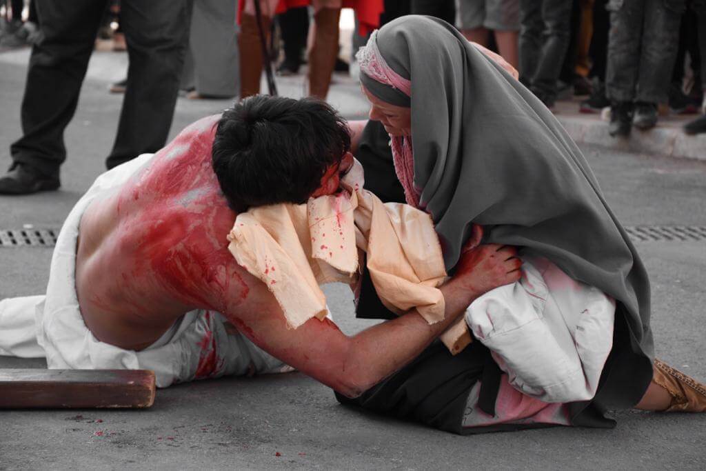 Representación de una de las caídas de Jesús