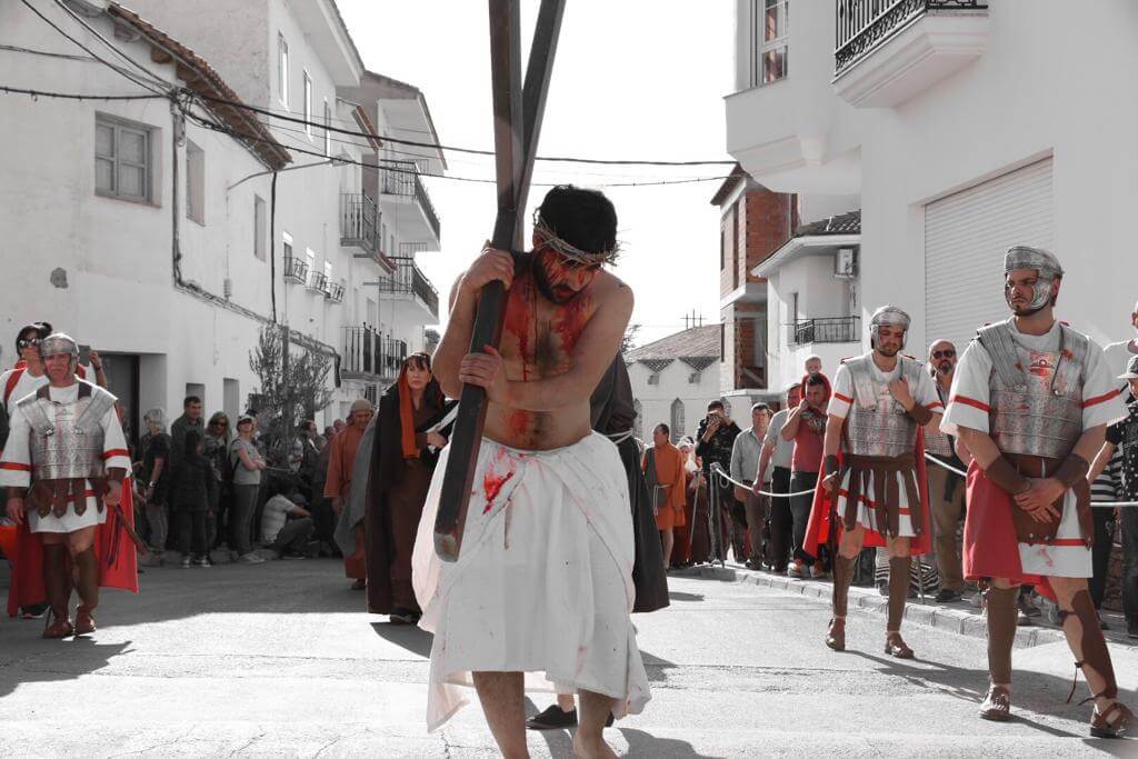Representación de la Semana Santa en Cuevas del Campo
