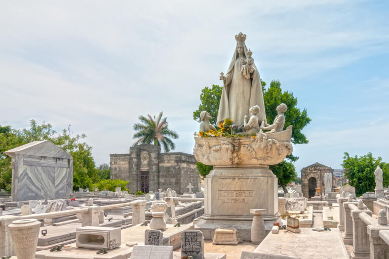 Los impactantes misterios del cementerio de Colón en Cuba