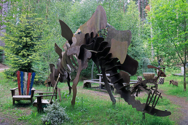 Escultura de un dinosaurio