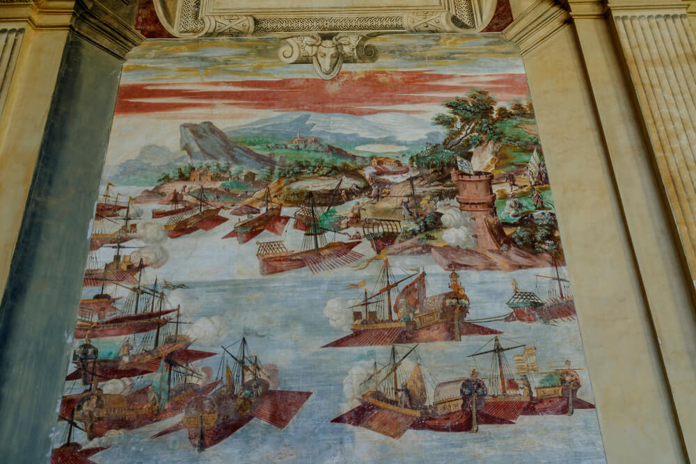 Frescos en el palacio de Santa Cruz
