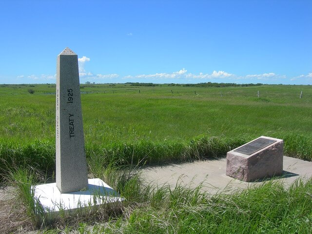 Hito en la frontera entre EE. UU. y Canadá