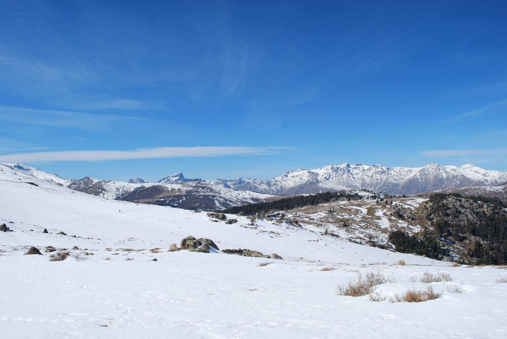 Montañas de Córcega en invierno