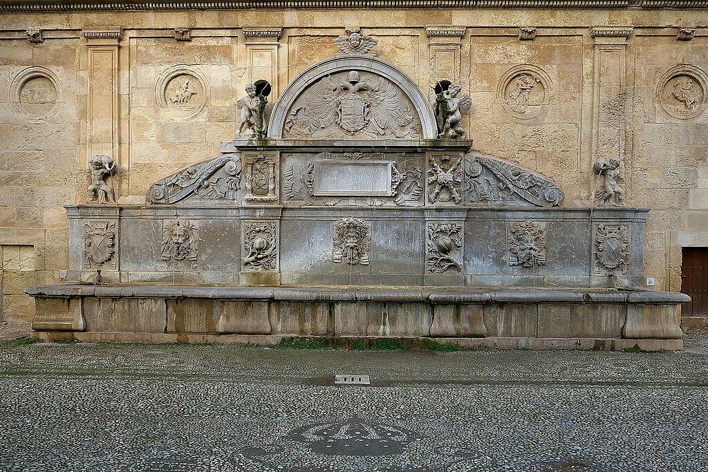 Pilar de Carlos V, una de las fuentes de Granada históricas