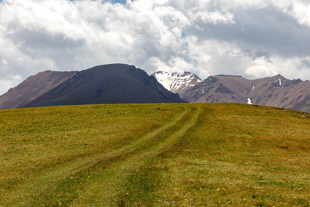 Sendero hacia Song Kol