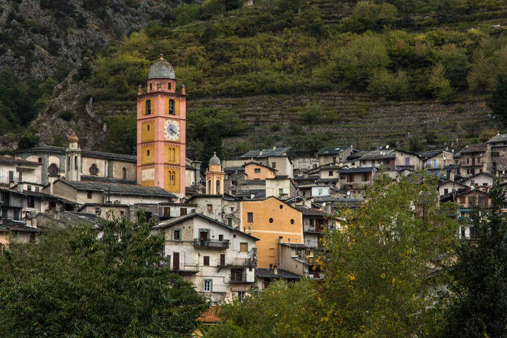 Pueblo de Tende en el valle del Roya