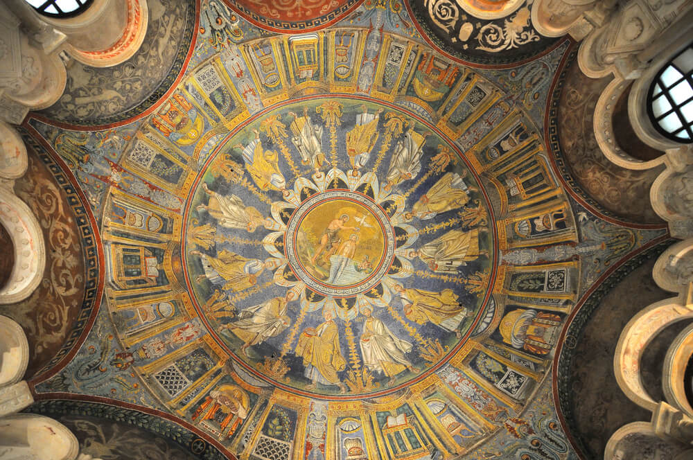 Interior del baptisterio neoniano
