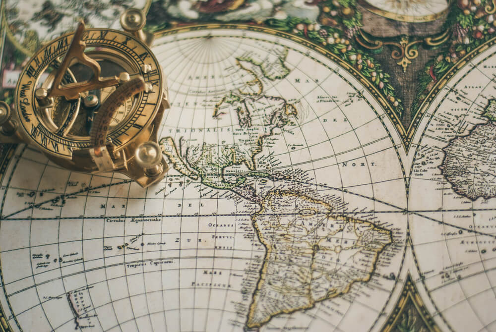 Brújula y mapa