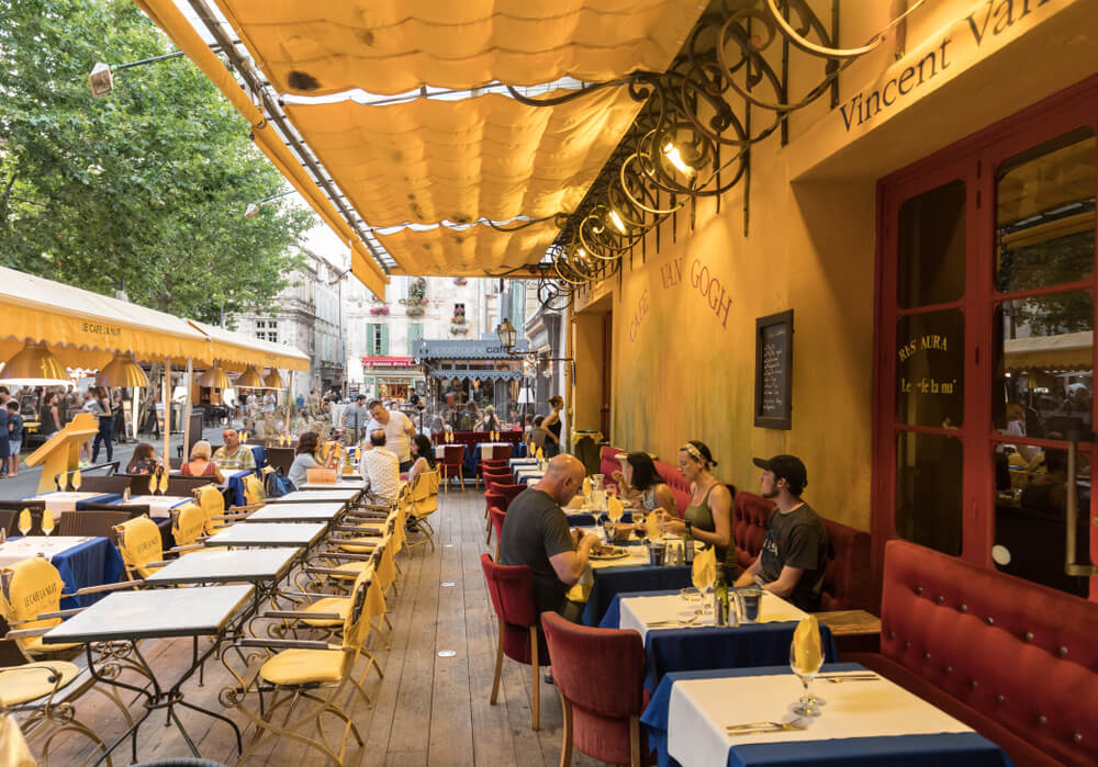 Café de la Place du Forum en Arlés