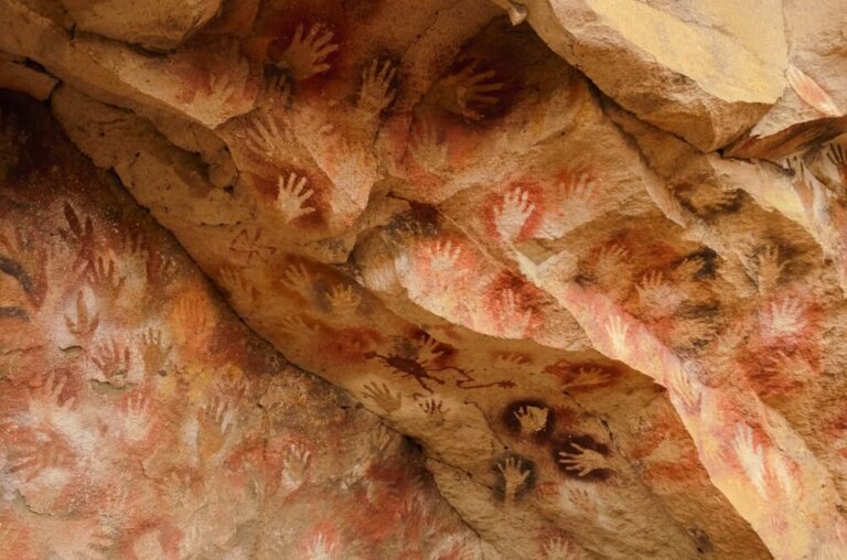 La cueva de las Manos: descubre este tesoro arqueológico