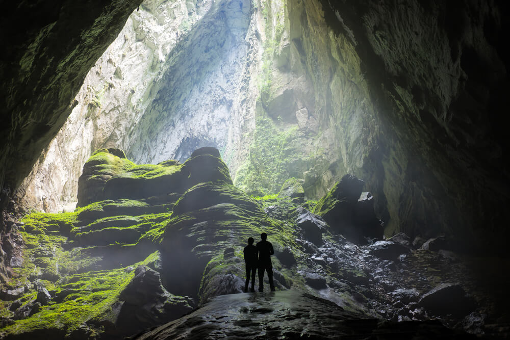 Entrada a la cueva de Son Doong, una de las cuevas más asombrosas