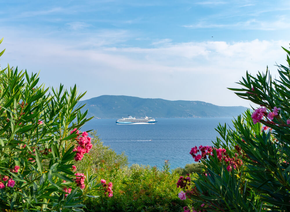 Ferry en Córcega