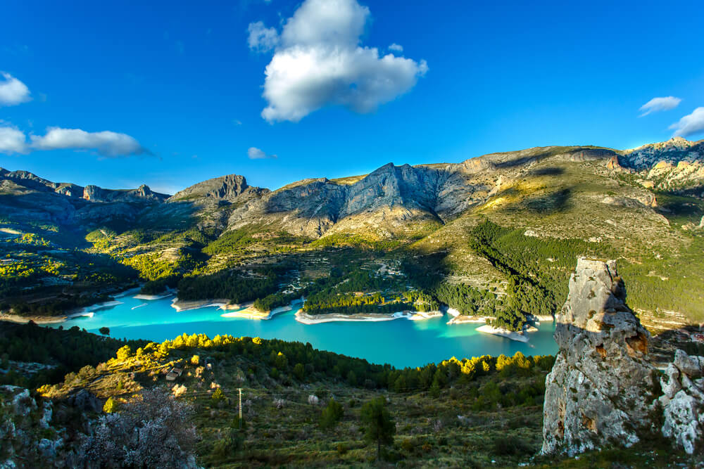 Paisaje de Guadalest en la montañas del interior de la Comunidad Valenciana