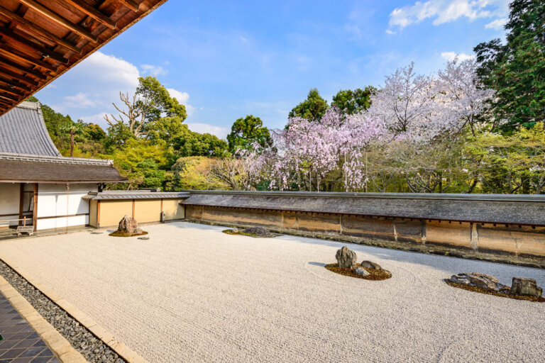 Descubre el jardín zen de Ryoan-ji en Kioto