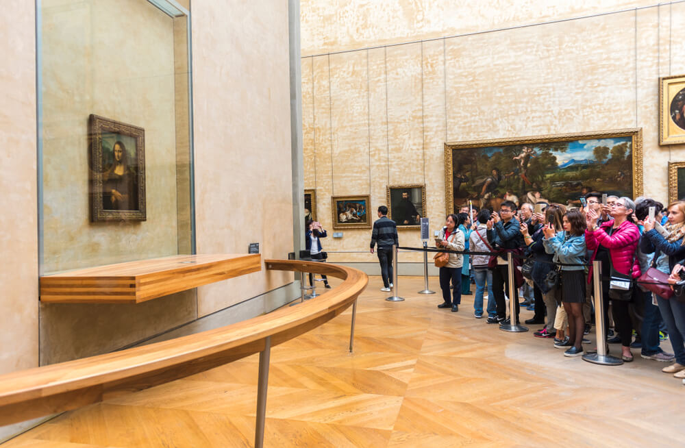 La Mona Lisa en el Museo del Louvre, uno de los mejores museos