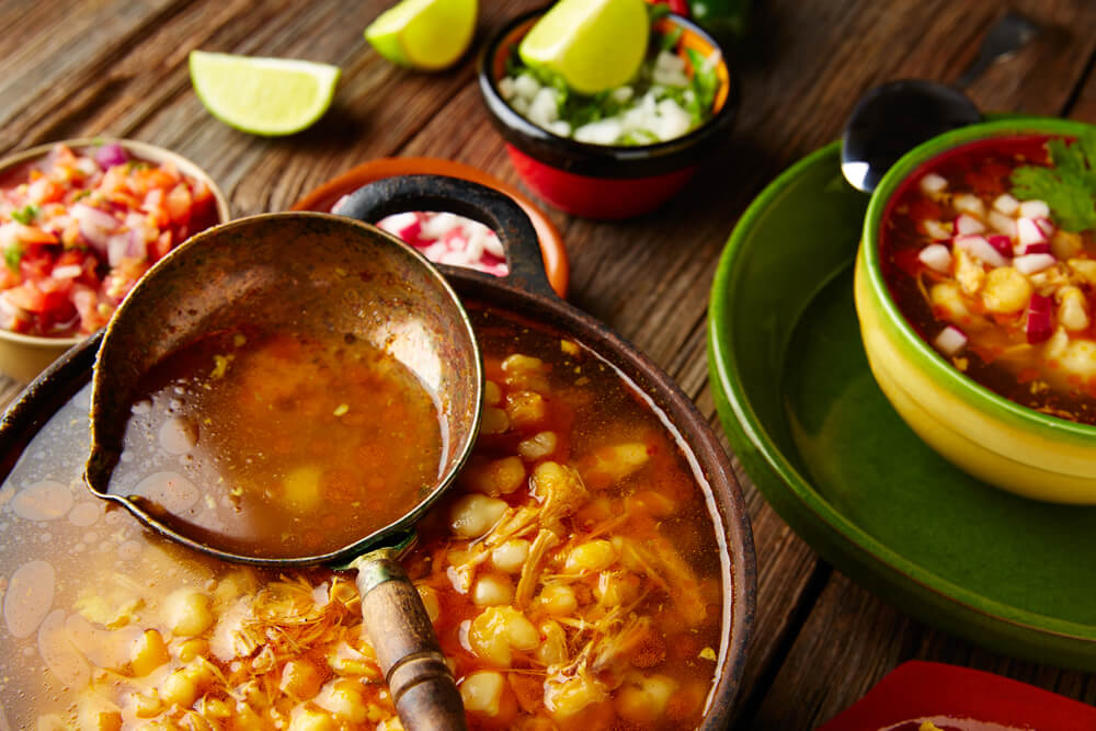 Pozole, uno de los platos para probar en el turismo gastronómico en México