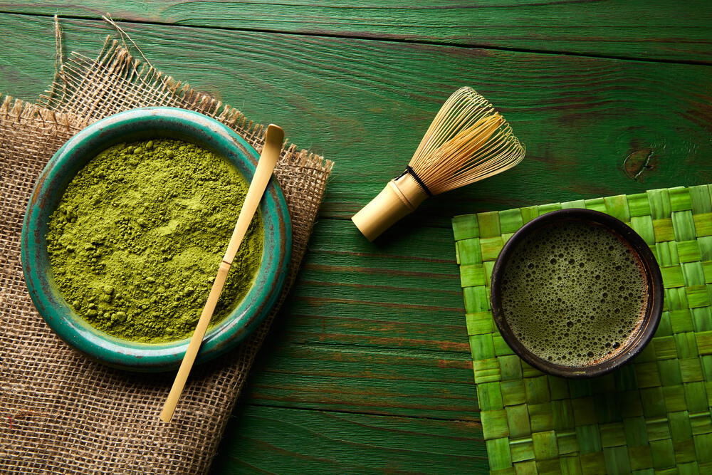 Cuencos con té matcha