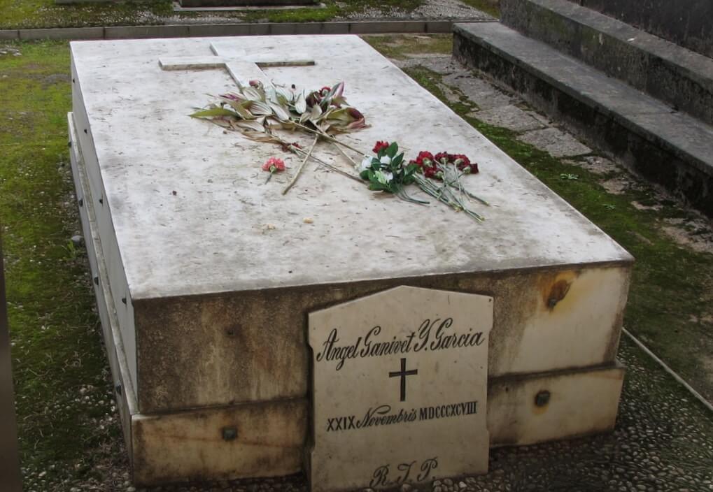 Tumba de ángel Ganivet
