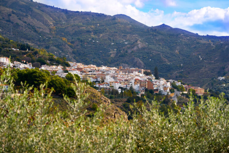 Descubre Lanjarón, el pueblo del agua de Granada