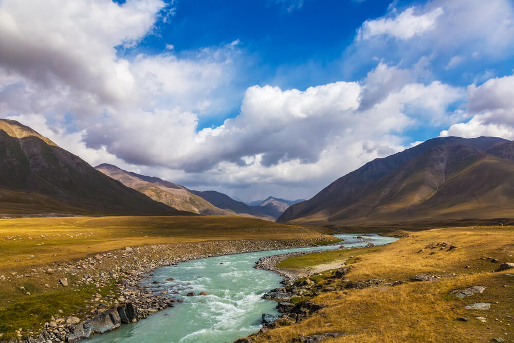 Río Burkan en Kirguistan