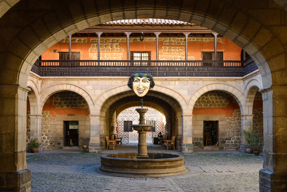 Casa de la Moneda de Potosí, promovida por el virrey Toledo