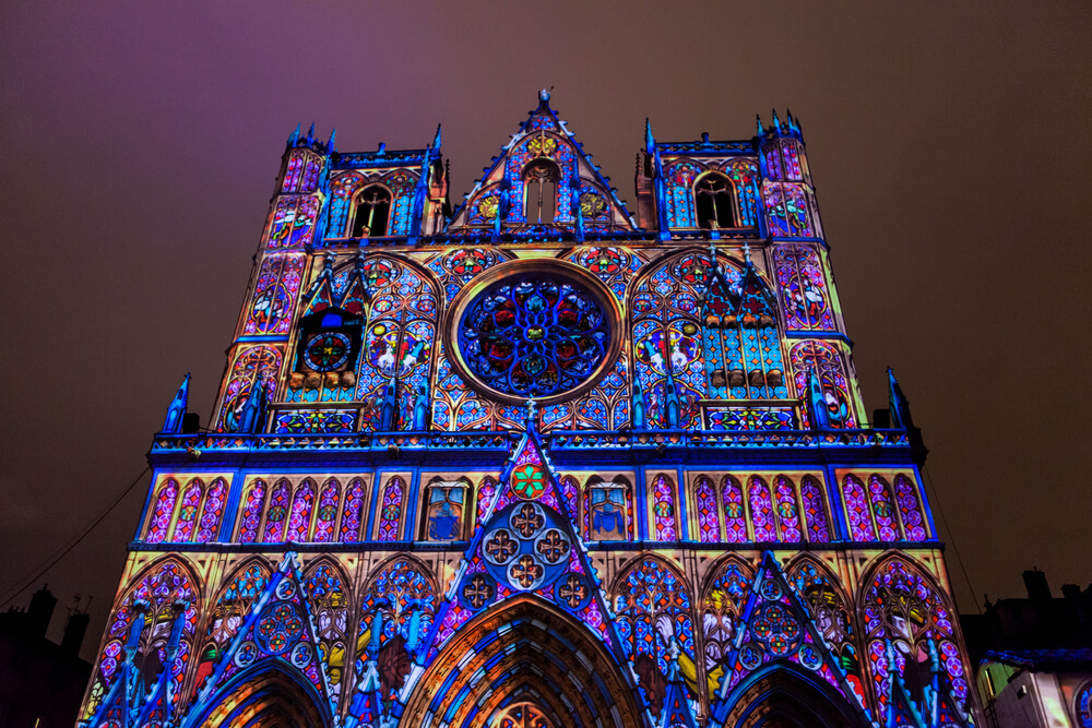 Catedral en la Fiesta de las Luces de Lyon
