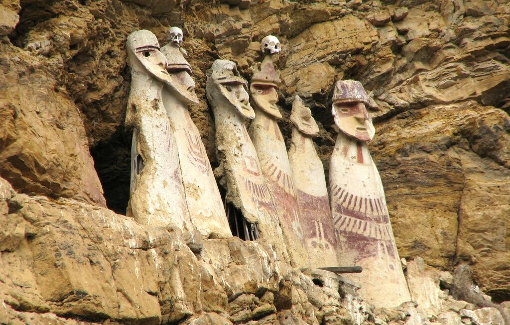 Detalle de los sarcófagos