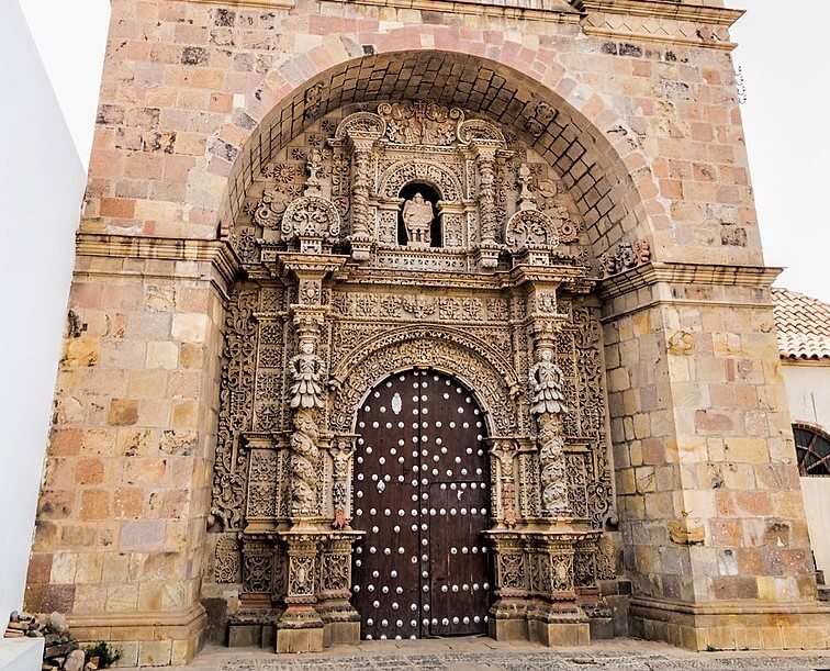 Portada de la iglesia de San Lorenzo
