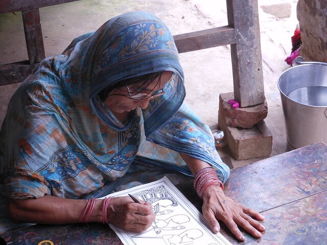 Mujer pintando
