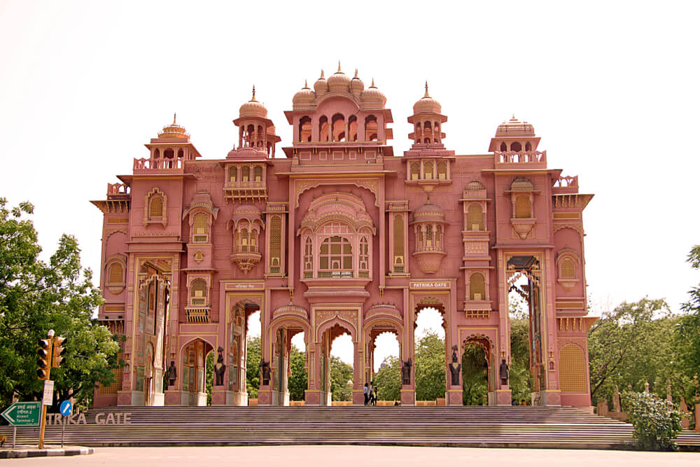 Vista de la Patrika Gate