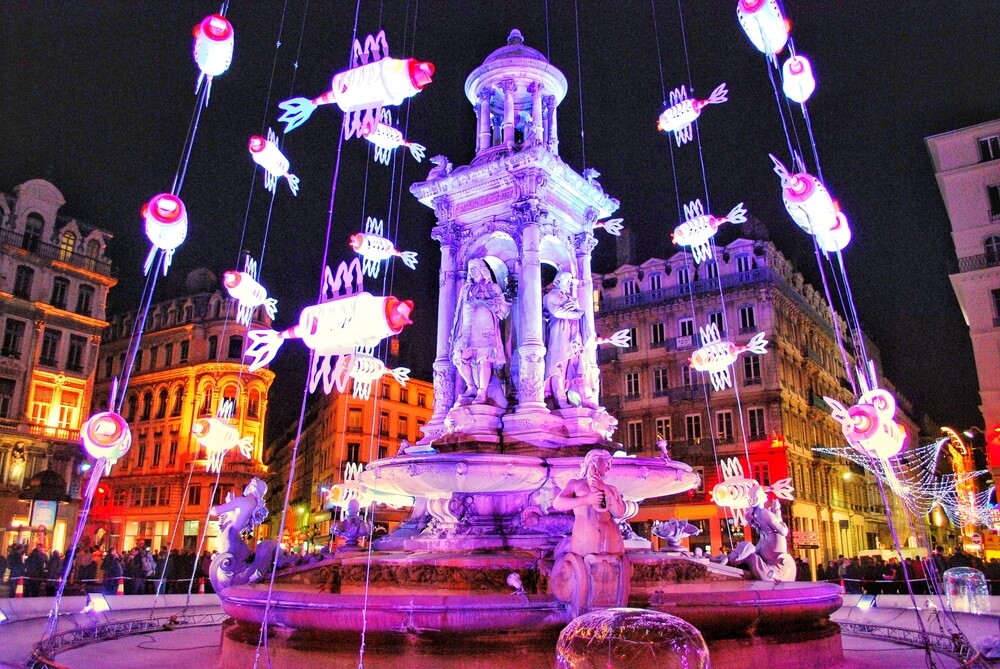 Plaza de Lyon con luces