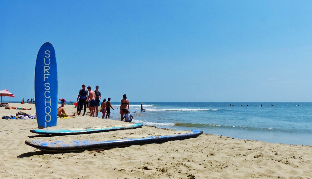 Surfistas en Máncora