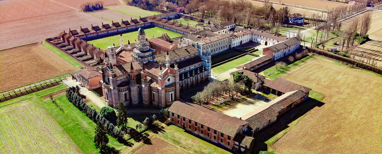 Certosa di Pavia desde un dron